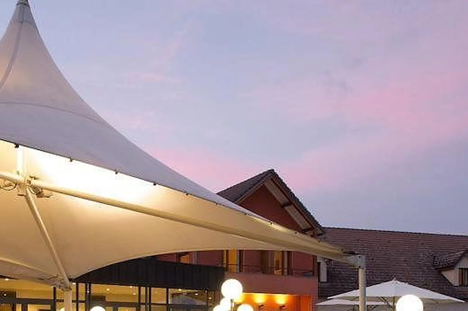 Lieux événementiels, HÔTEL LE DRACY ***