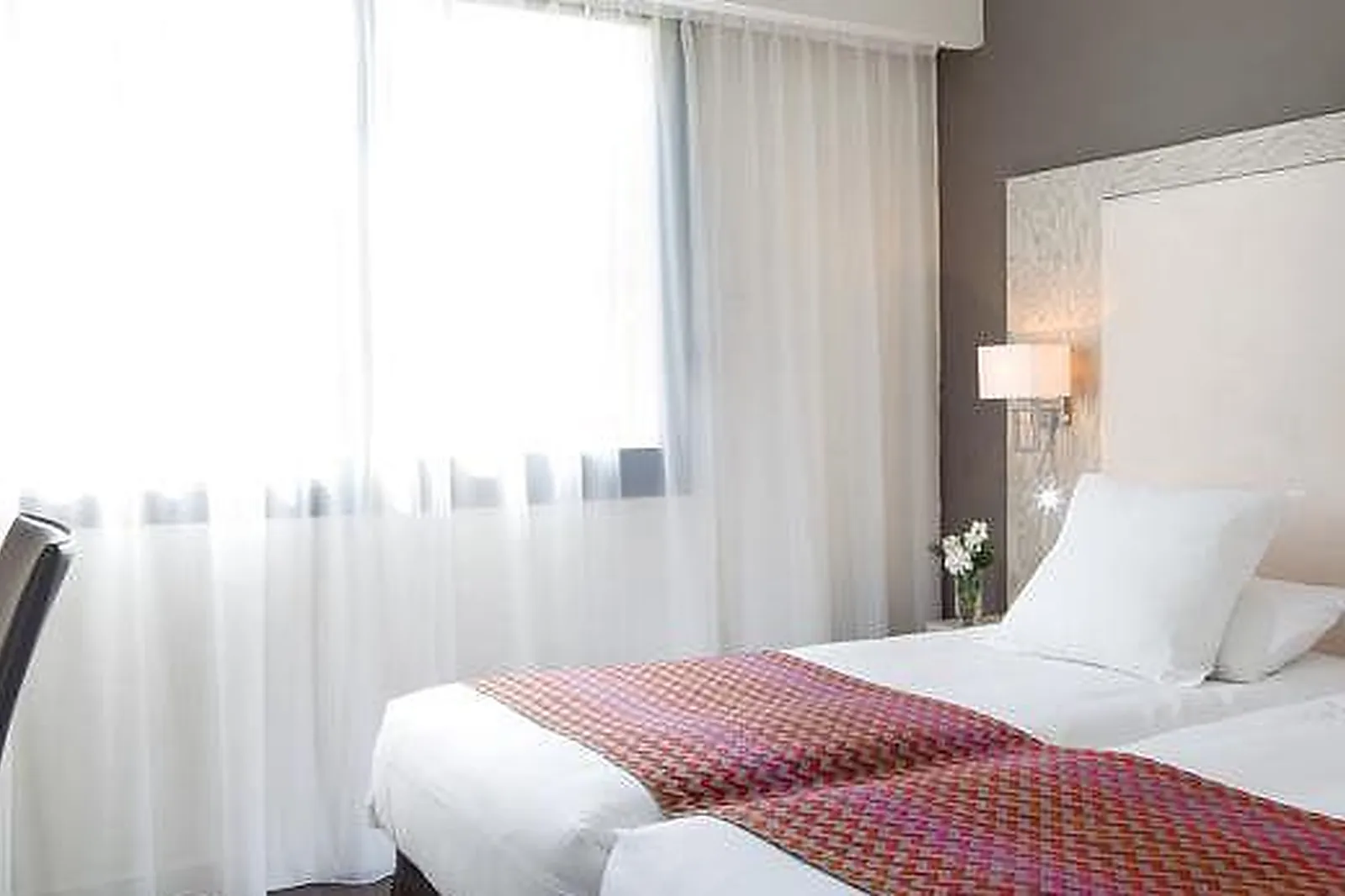 Lieux événementiels, HÔTEL LE DRACY ***