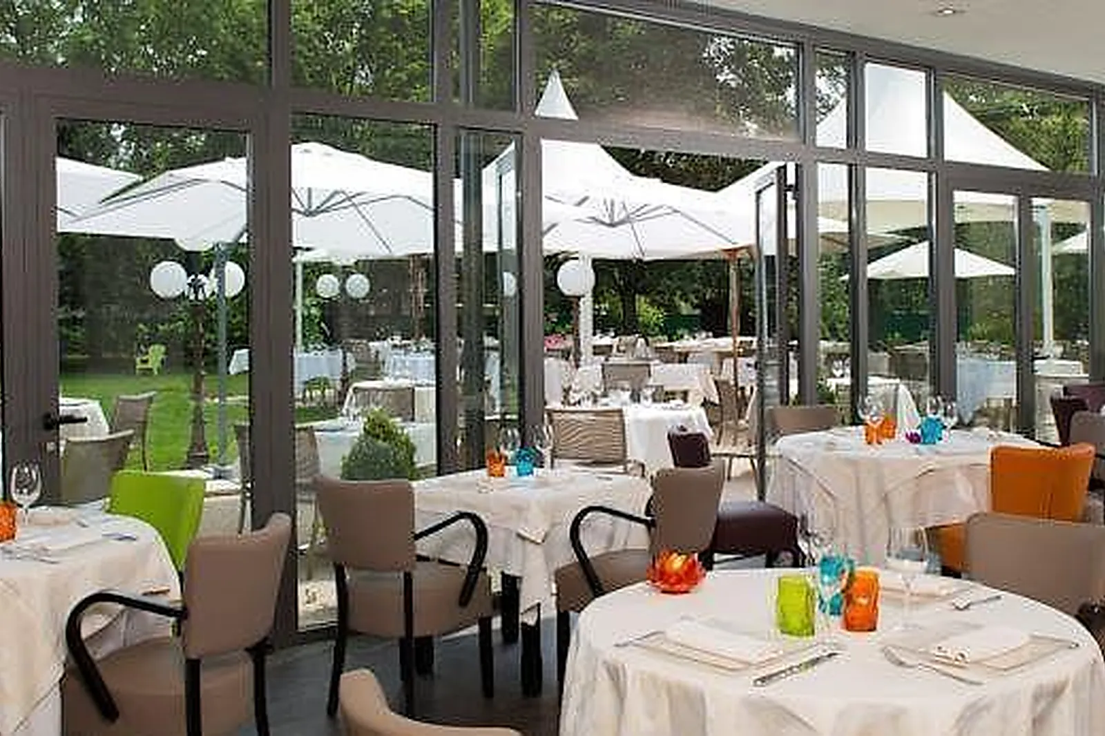 Lieux événementiels, HÔTEL LE DRACY ***