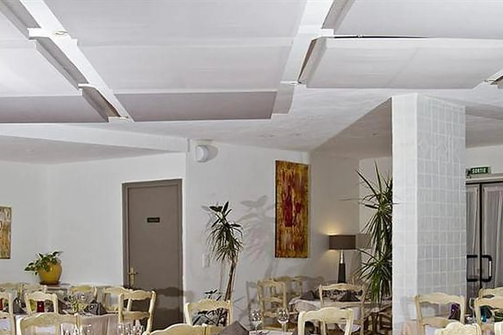 Lieux événementiels, HÔTEL LE MAS DES ECUREUILS ***