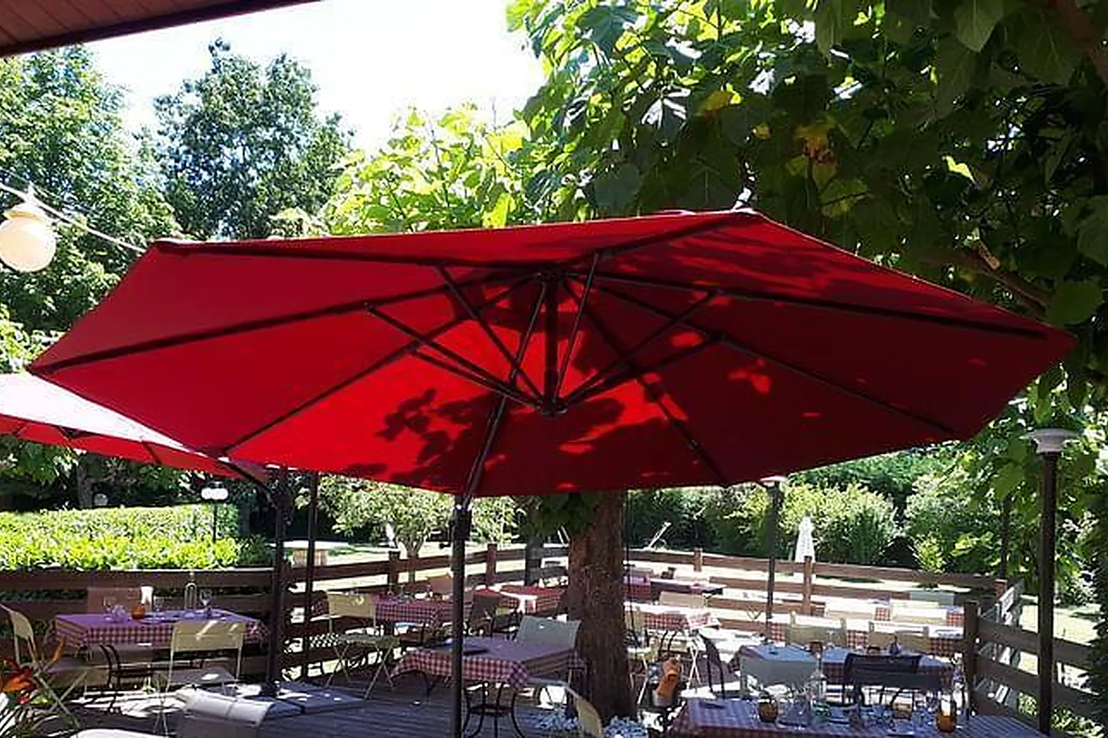 Lieux événementiels, HÔTEL LE MONT BROUILLY**