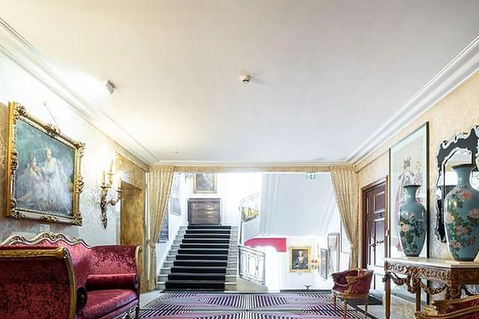 Lieux événementiels, HÔTEL LE NEGRESCO *****