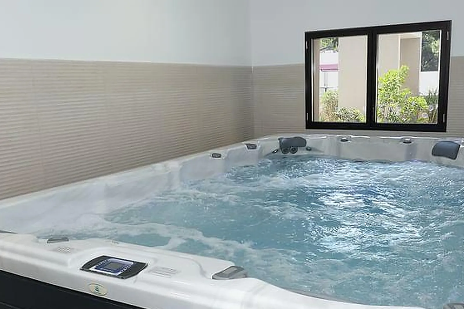 Lieux événementiels, HÔTEL LE NÉLIÖ