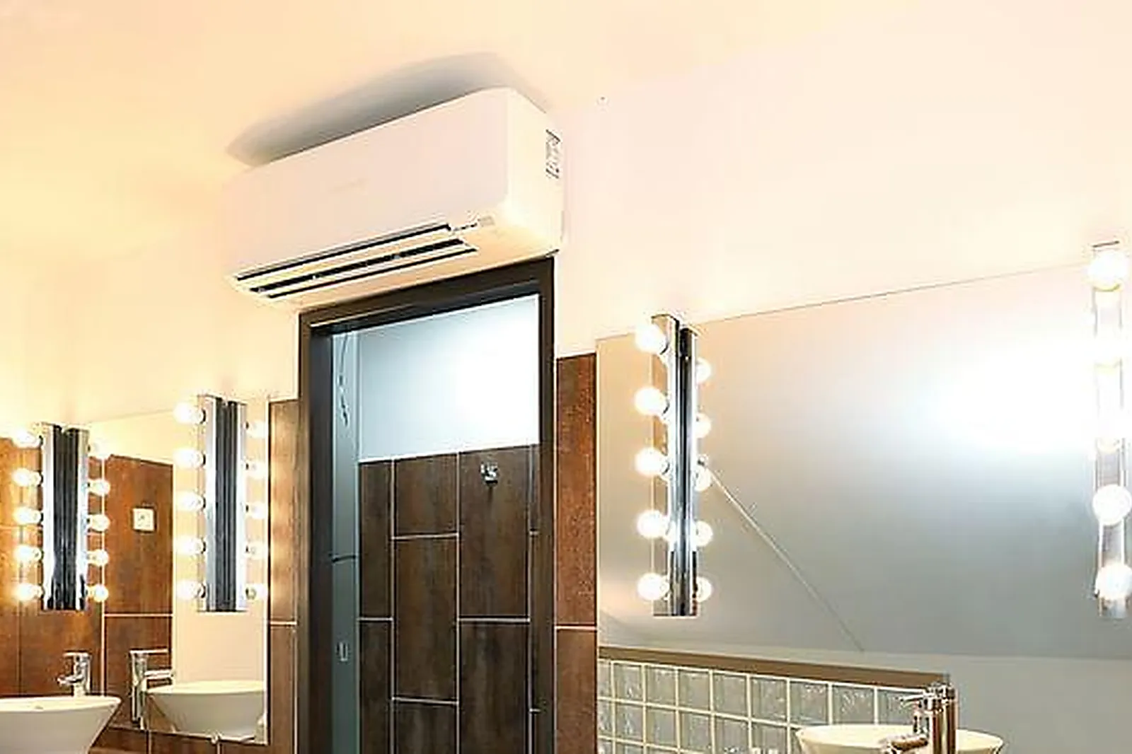 Lieux événementiels, HÔTEL LE NÉLIÖ