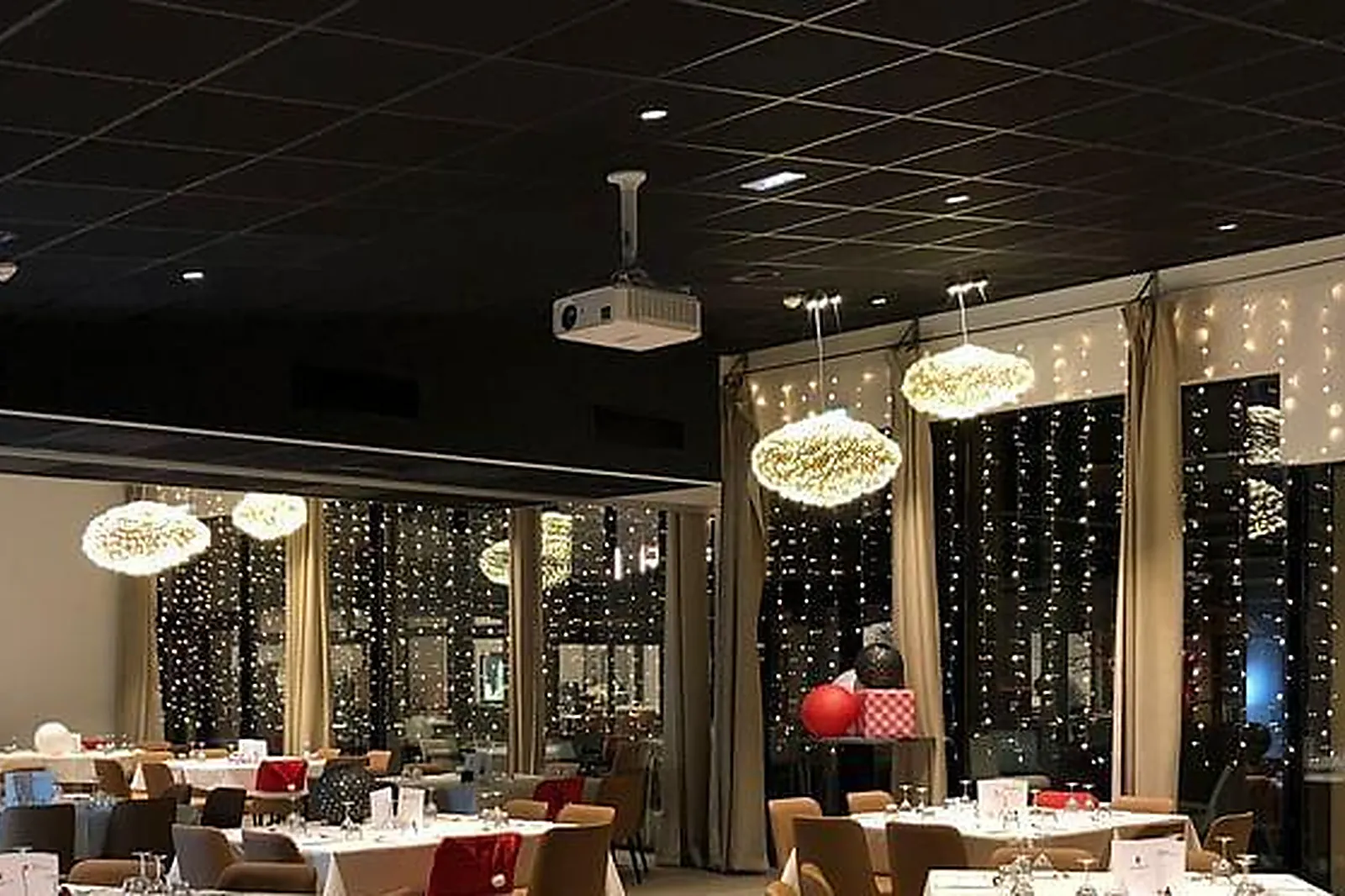 Lieux événementiels, HÔTEL LE NÉLIÖ