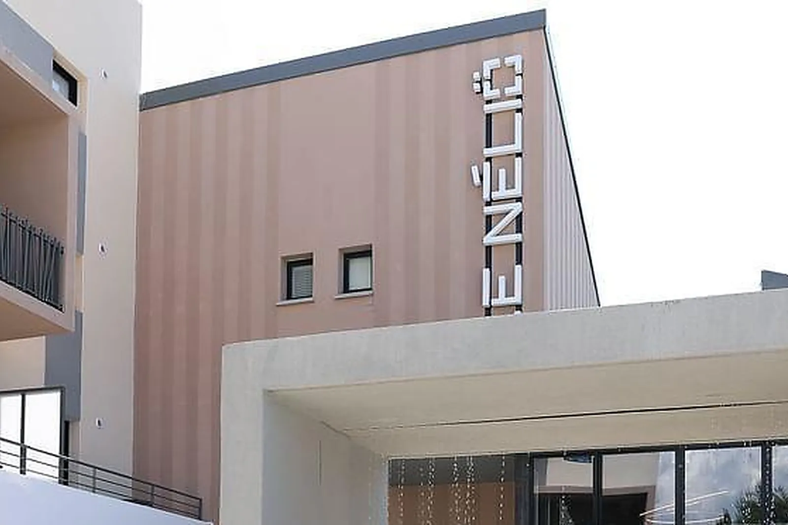 Lieux événementiels, HÔTEL LE NÉLIÖ