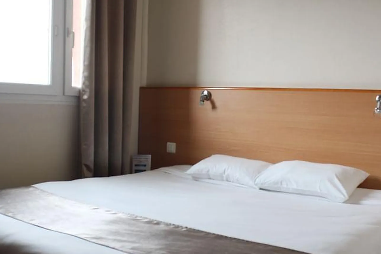 Lieux événementiels, TOPOS LOUISE