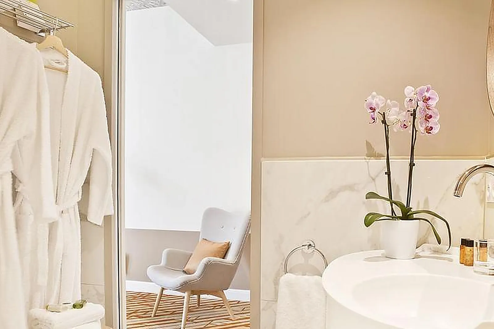 Lieux événementiels, HÔTEL LE SAINT GELAIS ****