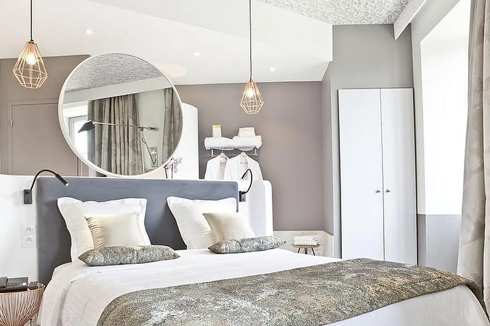 Lieux événementiels, HÔTEL LE SAINT GELAIS ****