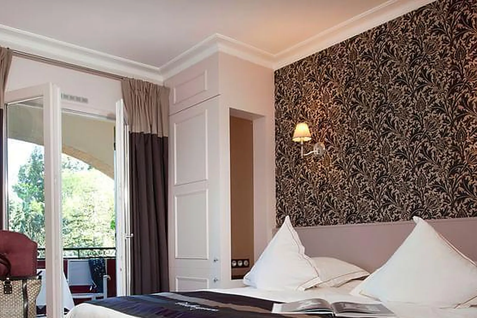 Lieux événementiels, HÔTEL LE VALLON DE VALRUGUES & SPA *****