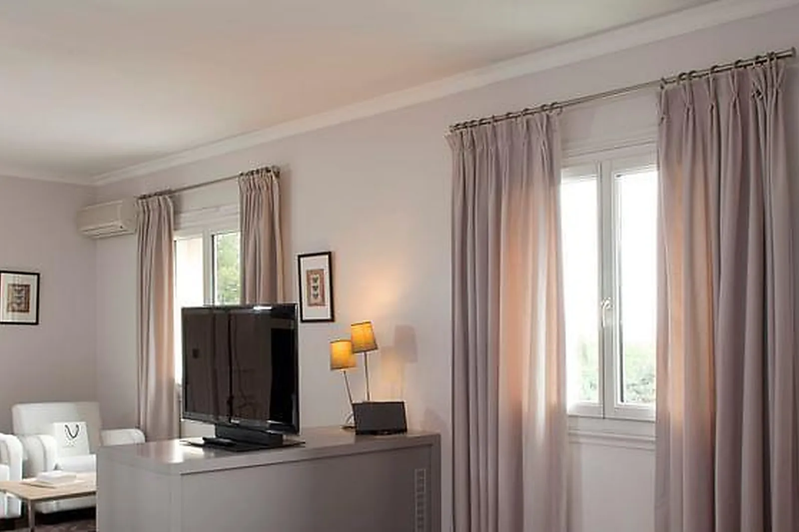 Lieux événementiels, HÔTEL LE VALLON DE VALRUGUES & SPA *****