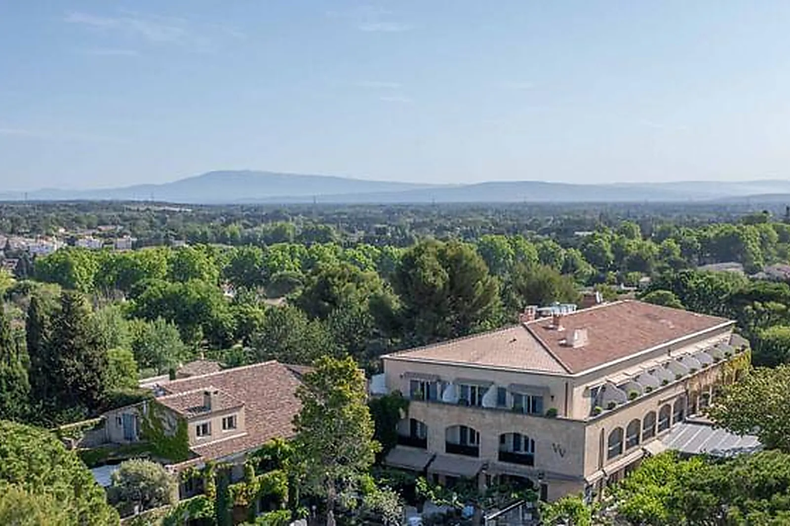 Lieux événementiels, HÔTEL LE VALLON DE VALRUGUES & SPA *****