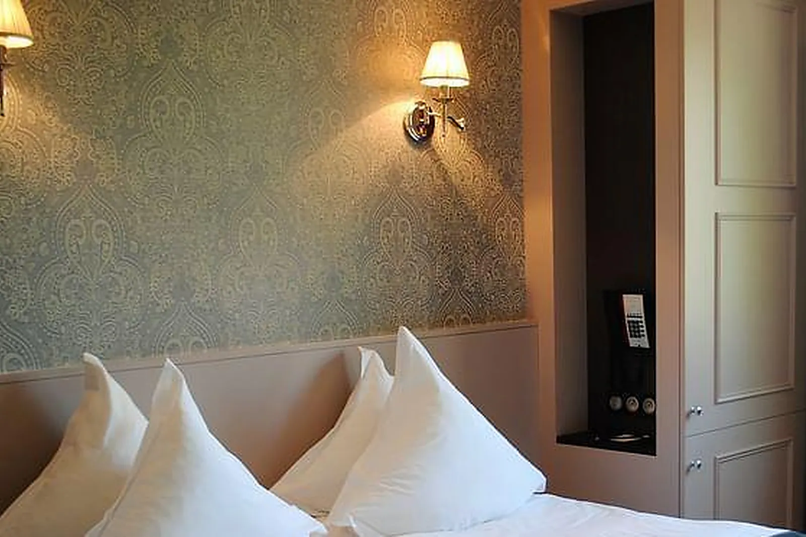 Lieux événementiels, HÔTEL LE VALLON DE VALRUGUES & SPA *****