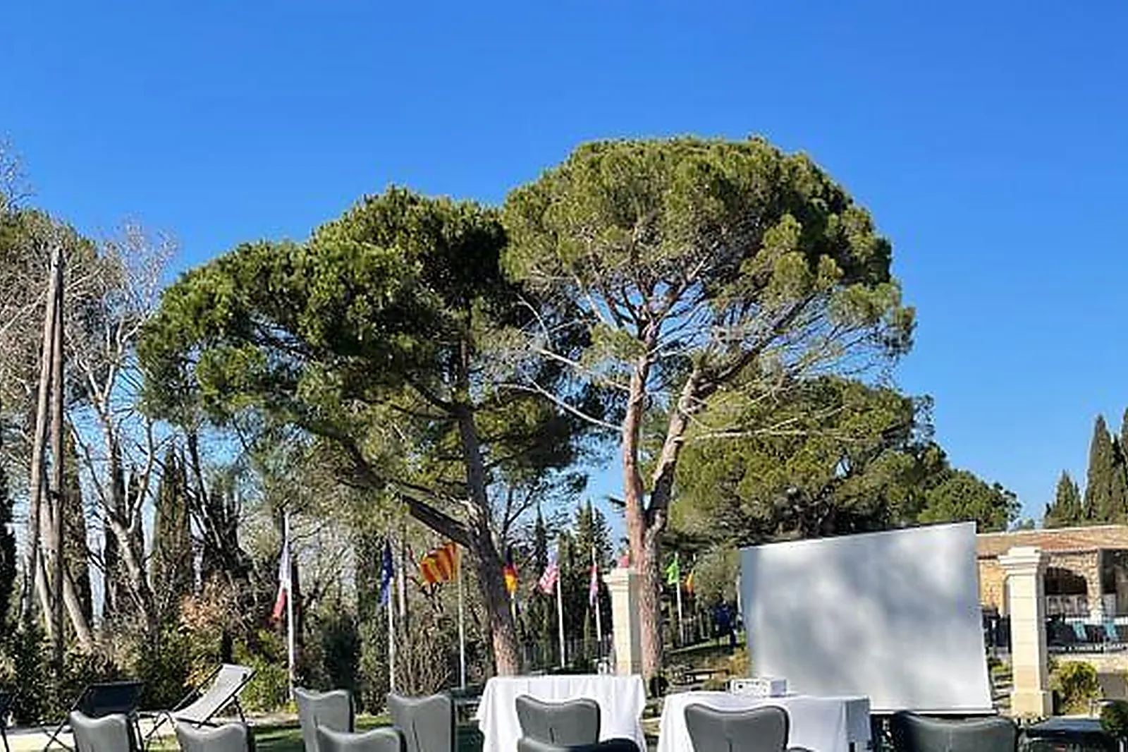 Lieux événementiels, HÔTEL LE VALLON DE VALRUGUES & SPA *****