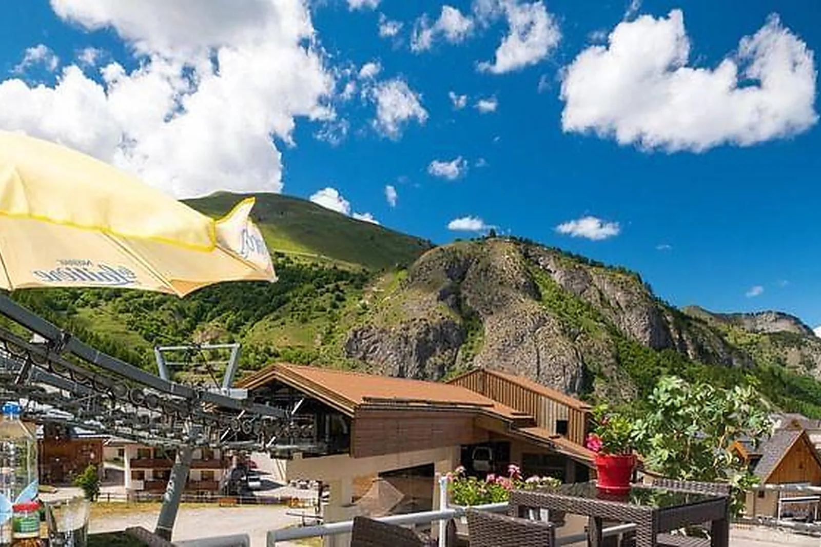 Lieux événementiels, HÔTEL** LES ESSARTS