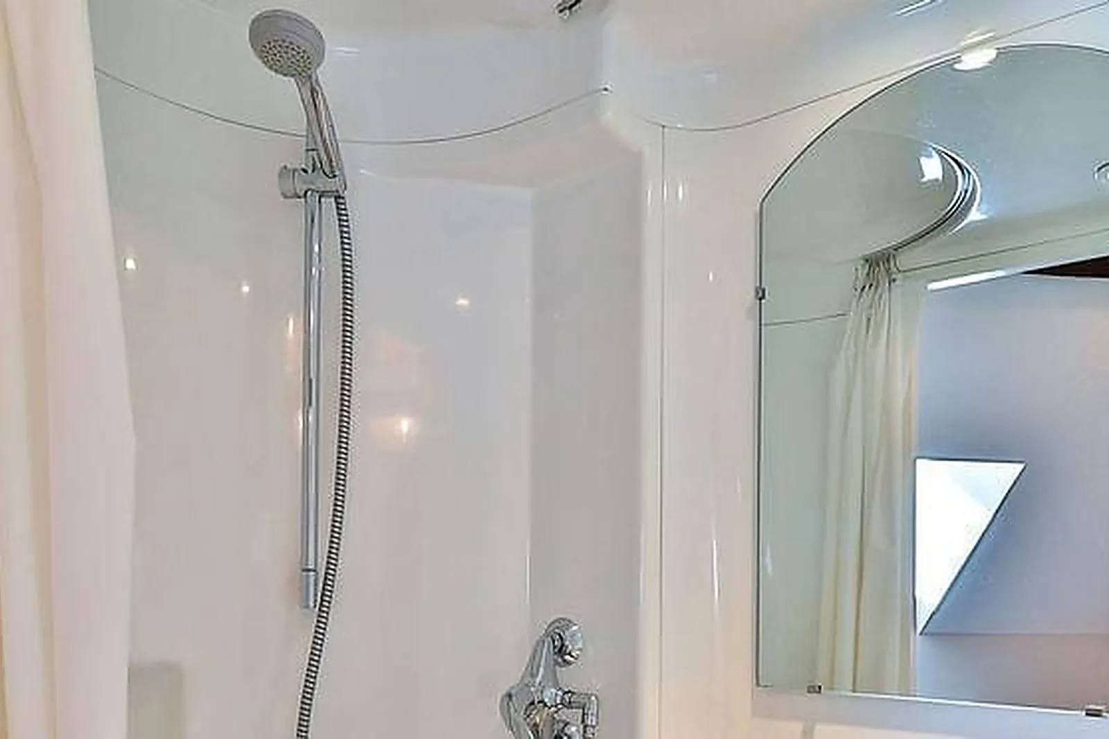 Lieux événementiels, HÔTEL** LES ESSARTS