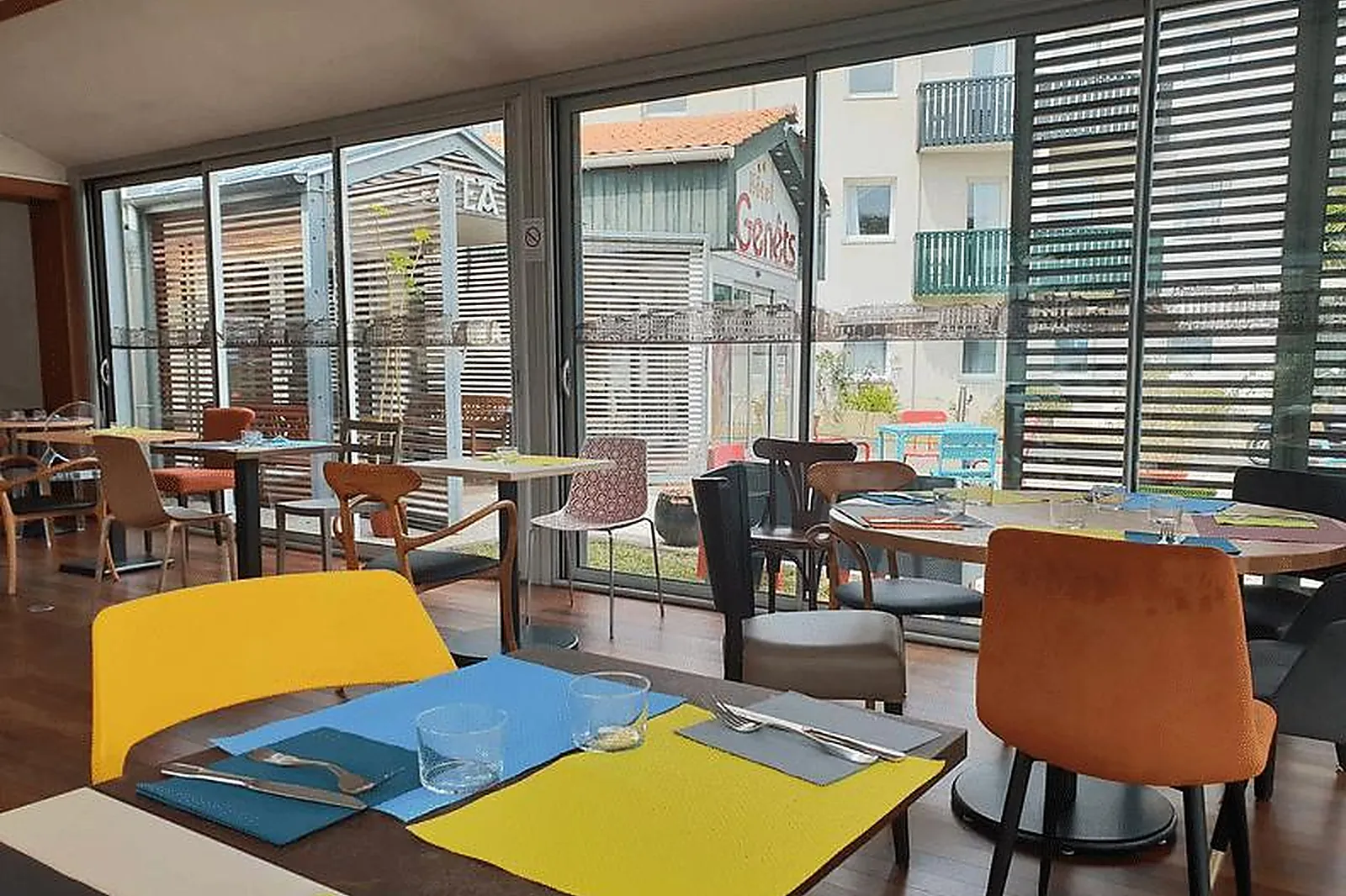 Lieux événementiels, HÔTEL LES GENETS