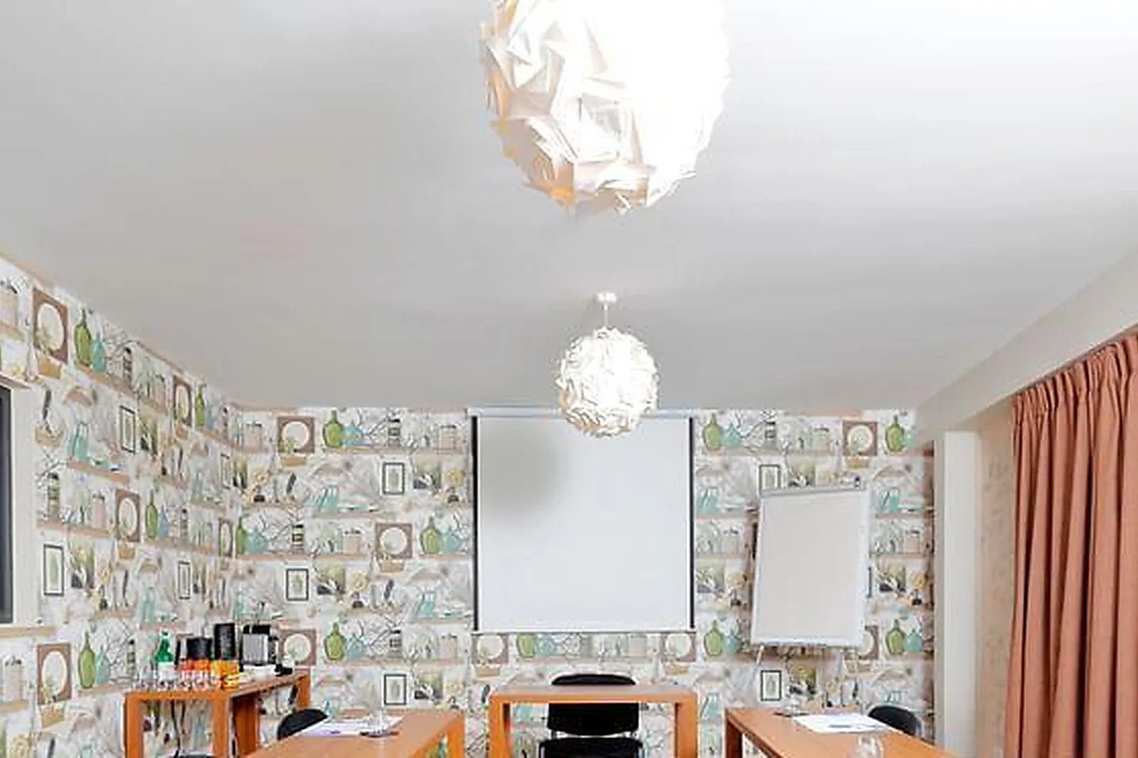 Lieux événementiels, HÔTEL LES HERBES FOLLES ****