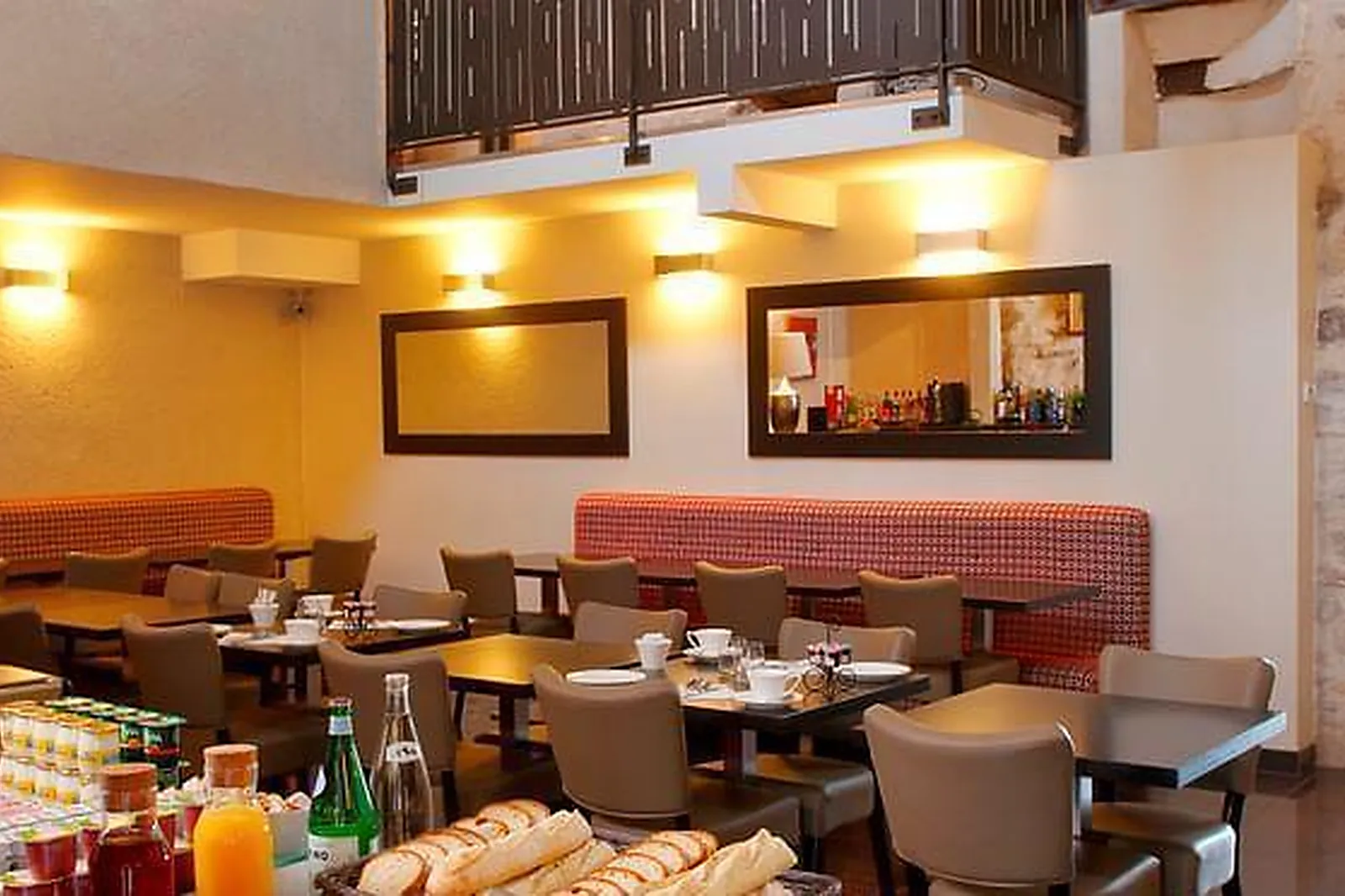 Lieux événementiels, HÔTEL LES HERBES FOLLES ****