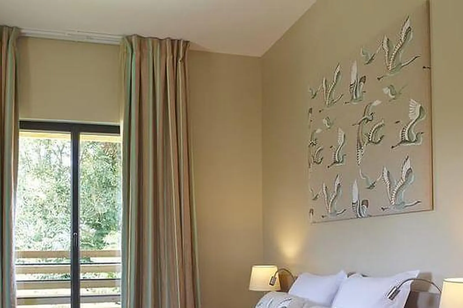 Lieux événementiels, HÔTEL LES HERBES FOLLES ****