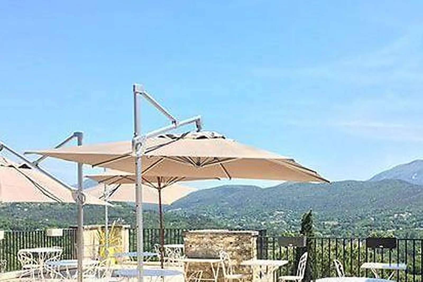 Lieux événementiels, HÔTEL LES HOSPITALIERS ***