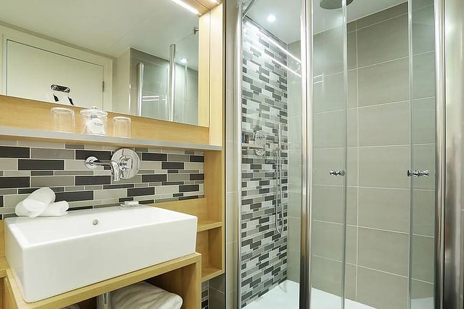 Lieux événementiels, HÔTEL LES JARDINS DE MADEMOISELLE ****