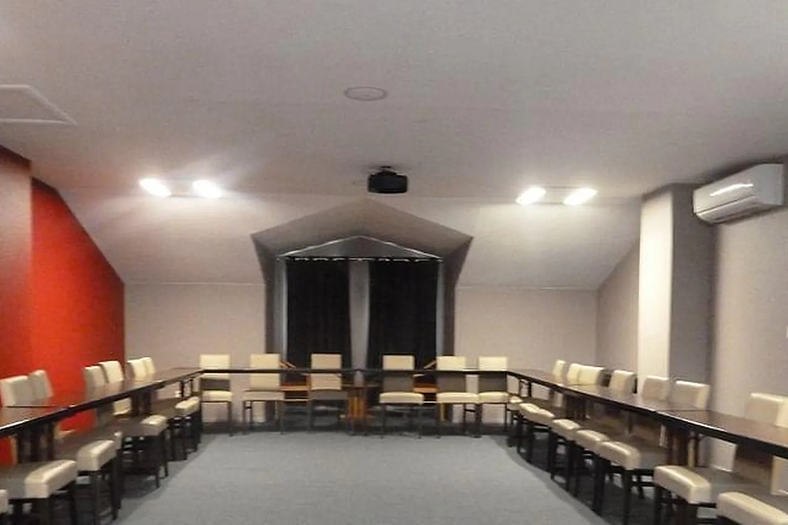 Lieux événementiels, HÔTEL L'ACQUALE****