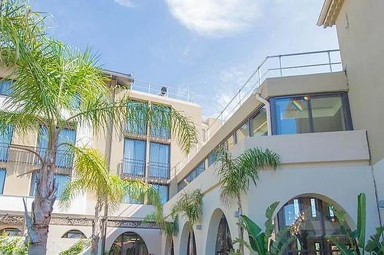 Lieux événementiels, HÔTEL LOU CASTELET ****