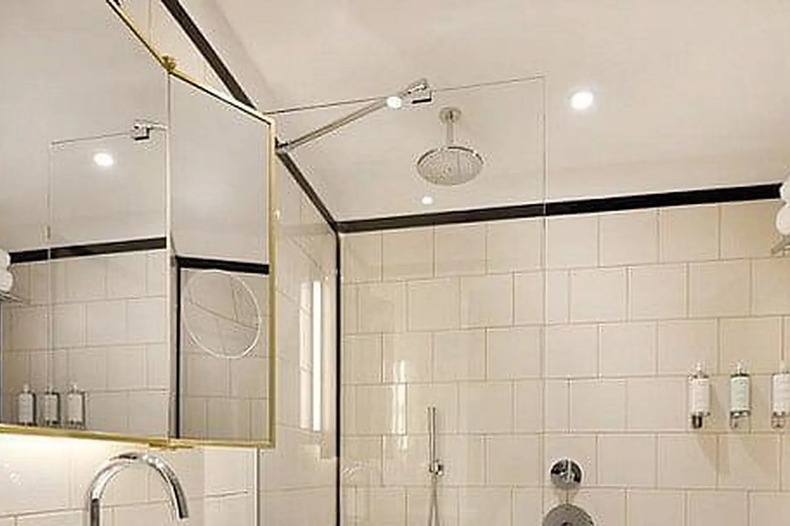 Lieux événementiels, HÔTEL L'ÉCHIQUIER OPÉRA PARIS ****