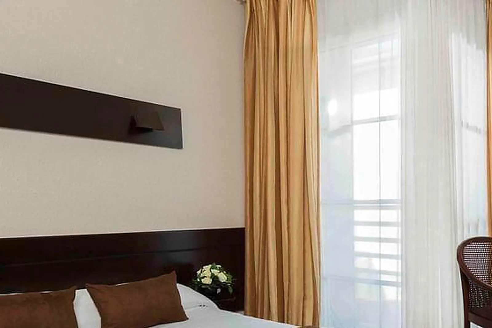 Lieux événementiels, HÔTEL LÉONARD DE VINCI ***