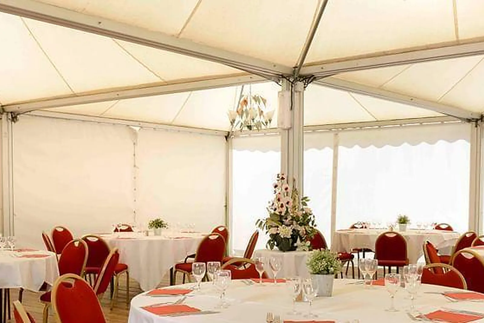 Lieux événementiels, HÔTEL LÉONARD DE VINCI ***