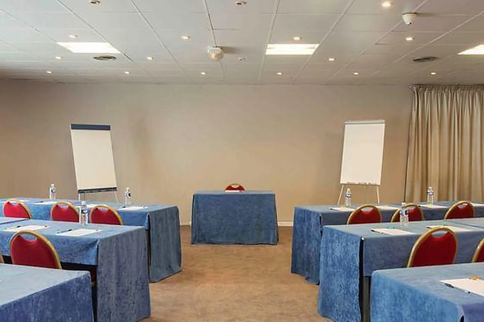 Lieux événementiels, HÔTEL LÉONARD DE VINCI ***