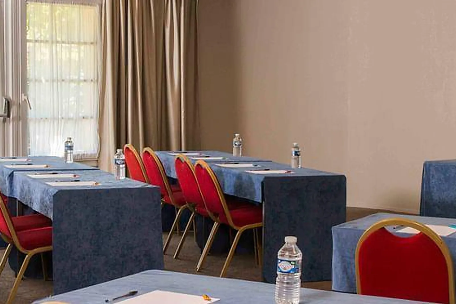 Lieux événementiels, HÔTEL LÉONARD DE VINCI ***