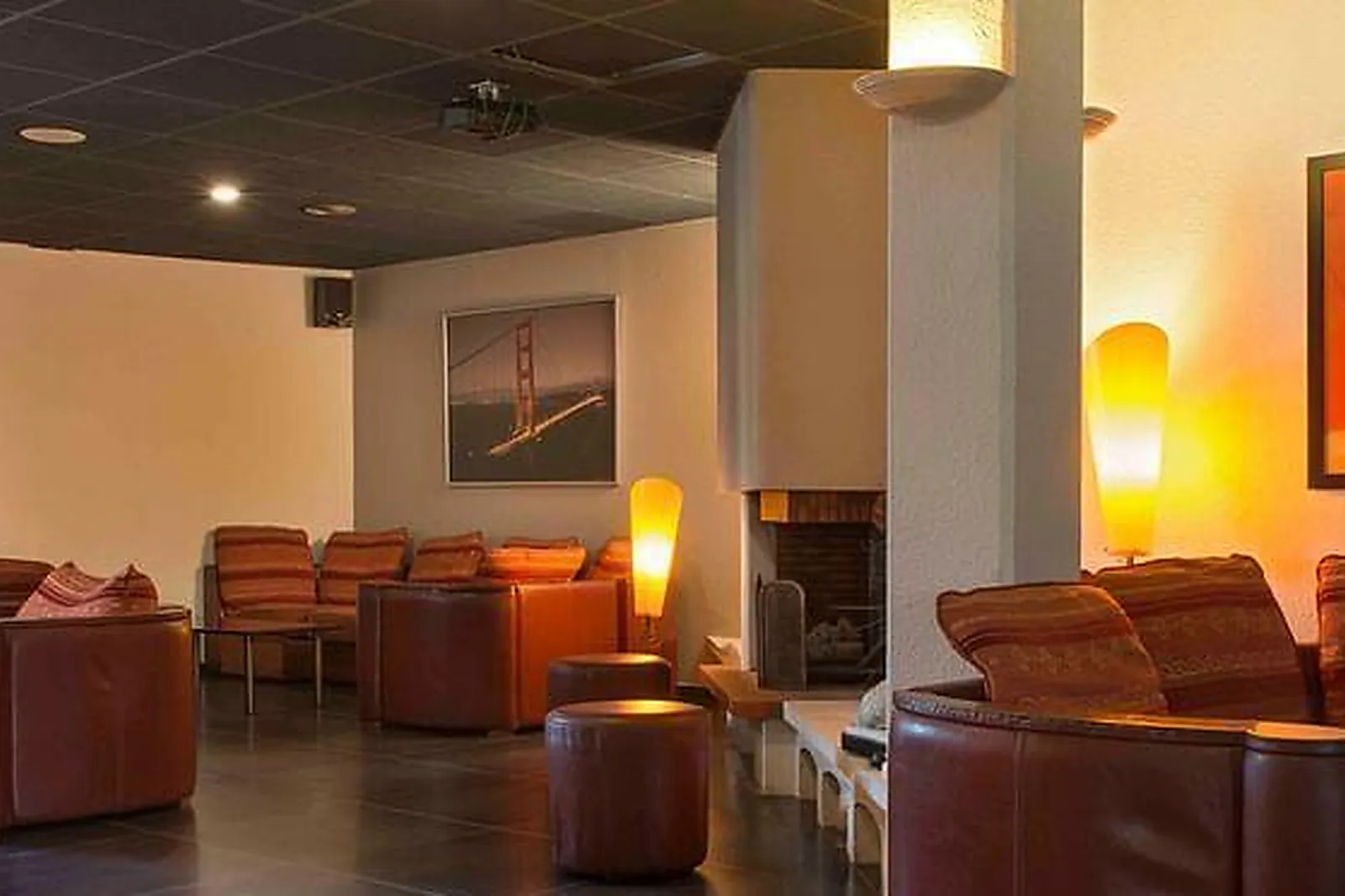 Lieux événementiels, HÔTEL LÉONARD DE VINCI ***