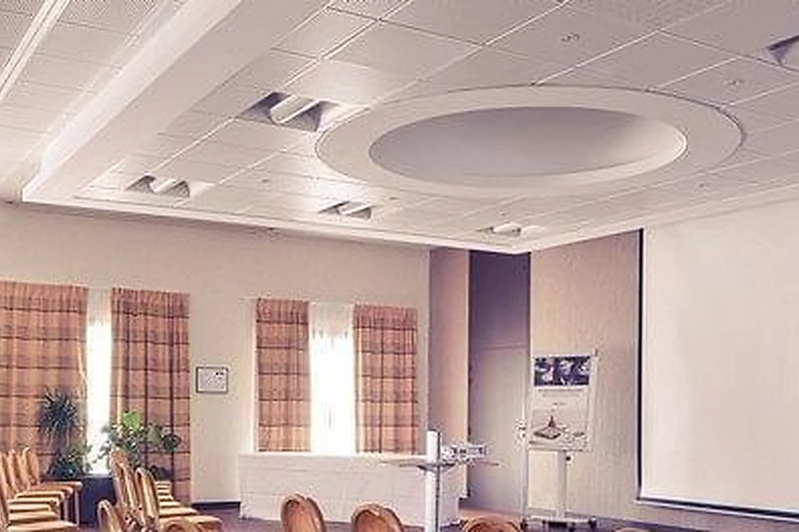 Lieux événementiels, HÔTEL MERCURE AUXERRE