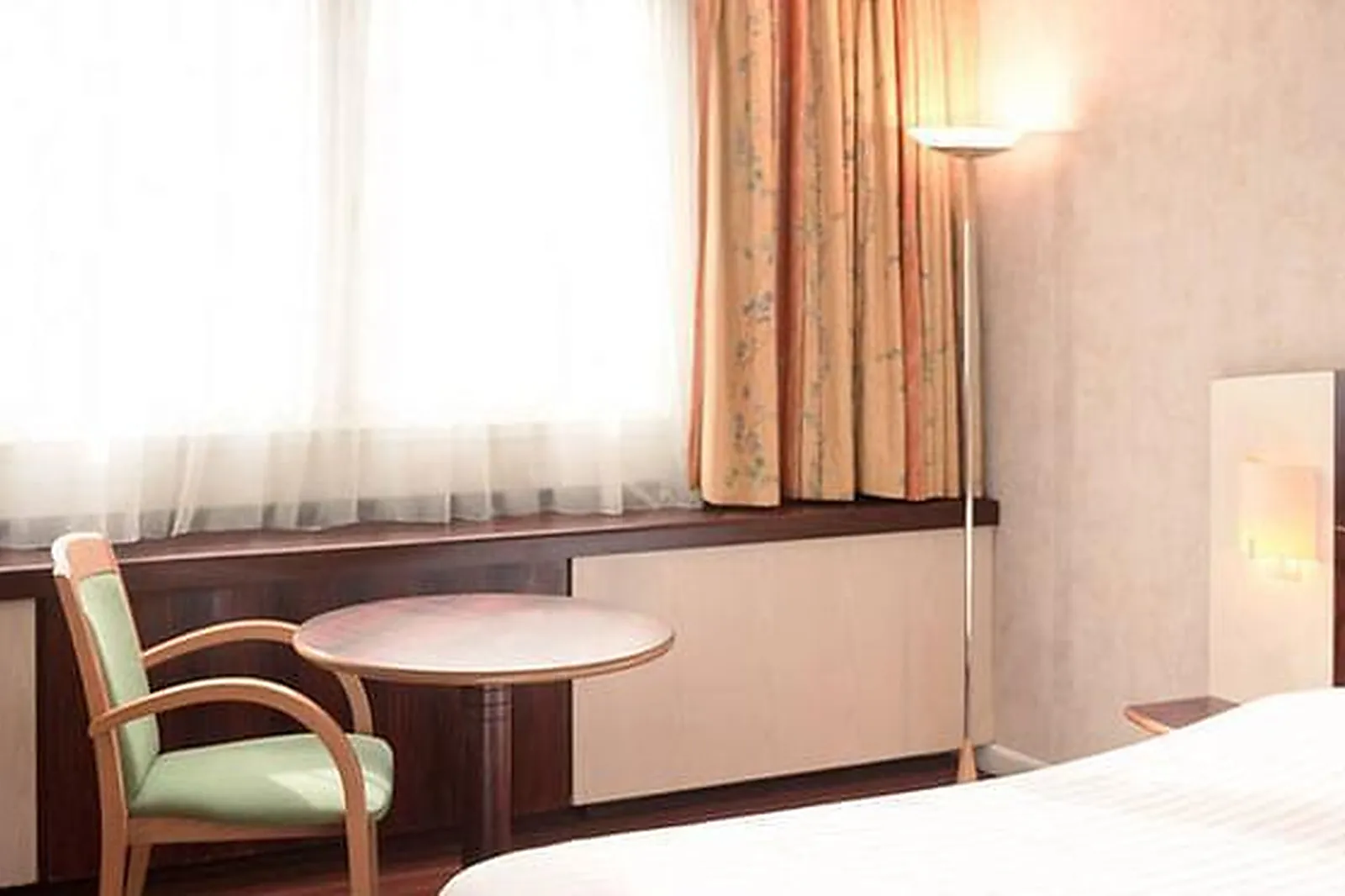 Lieux événementiels, HÔTEL MERCURE BESANCON PARC MICAUD ****