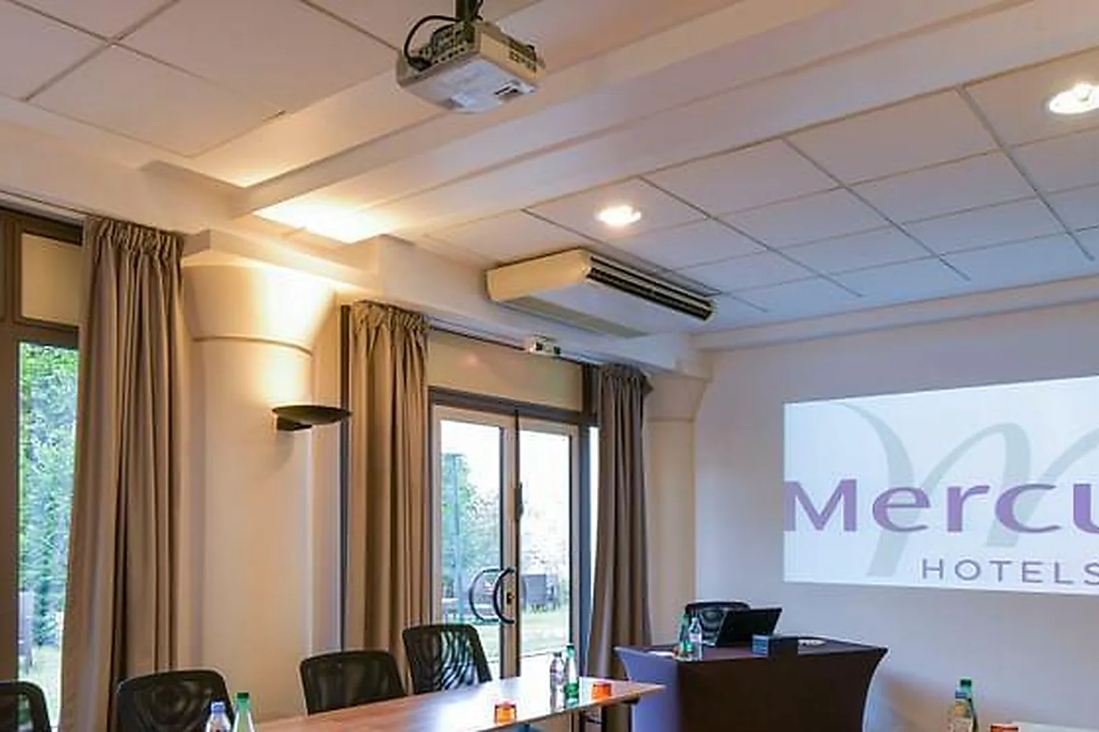 Lieux événementiels, HÔTEL MERCURE BORDEAUX CHÂTEAU CHARTRONS ****