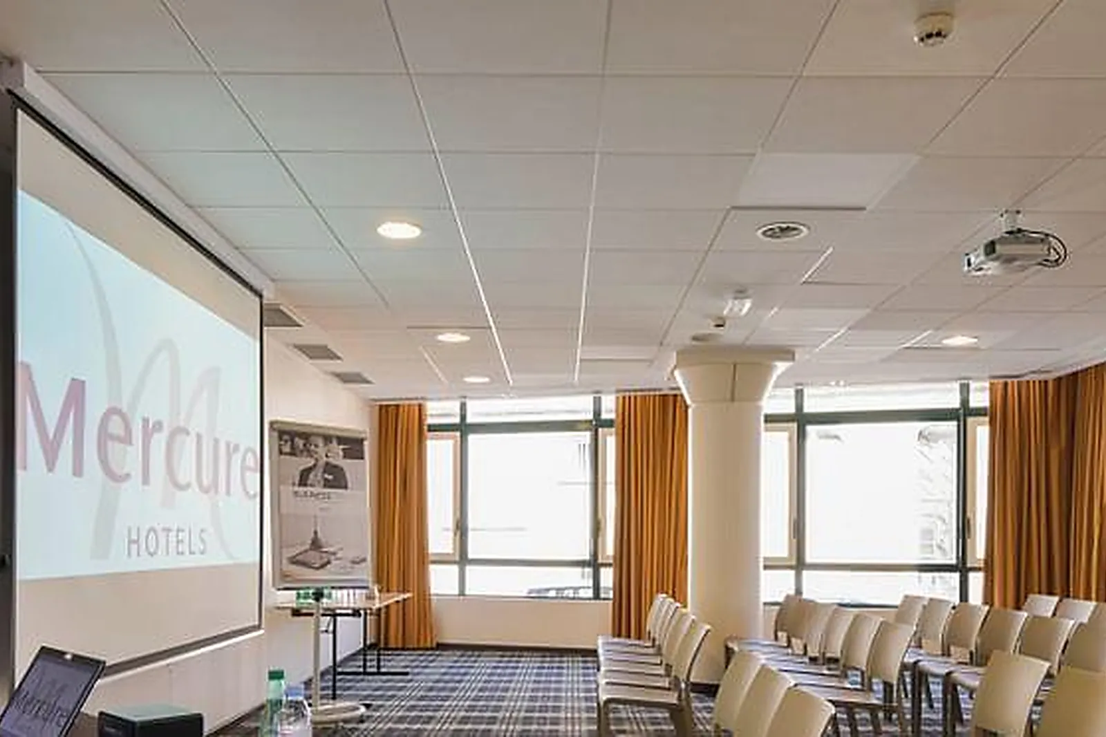 Lieux événementiels, HÔTEL MERCURE BORDEAUX CHÂTEAU CHARTRONS ****