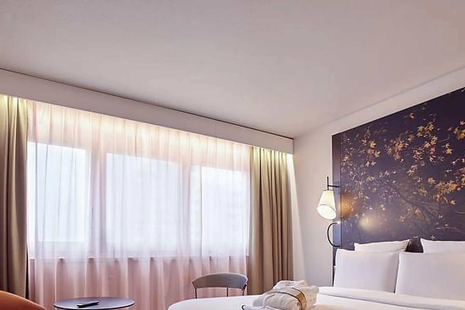 Lieux événementiels, HÔTEL MERCURE PARIS LA DÉFENSE ****