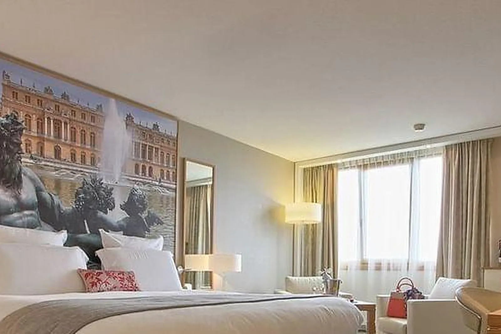 Lieux événementiels, HÔTEL MERCURE PARIS VÉLIZY ****
