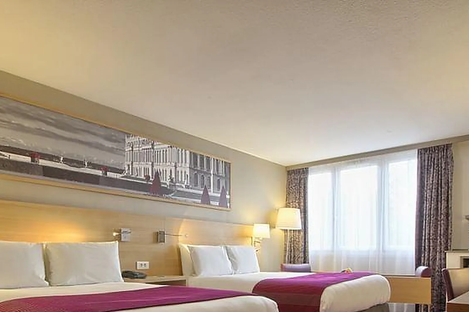 Lieux événementiels, HÔTEL MERCURE PARIS VÉLIZY ****