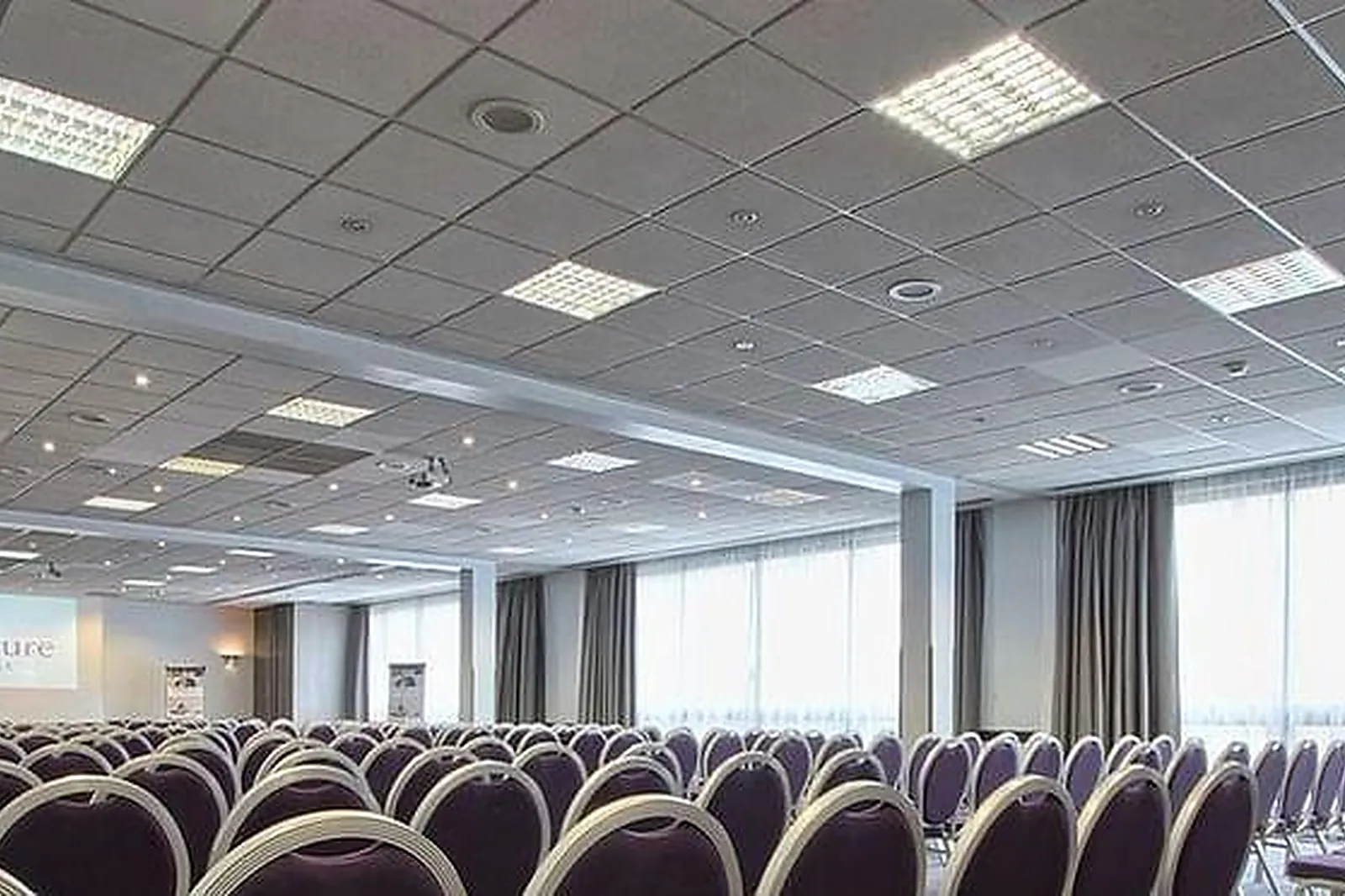 Lieux événementiels, HÔTEL MERCURE PARIS VÉLIZY ****