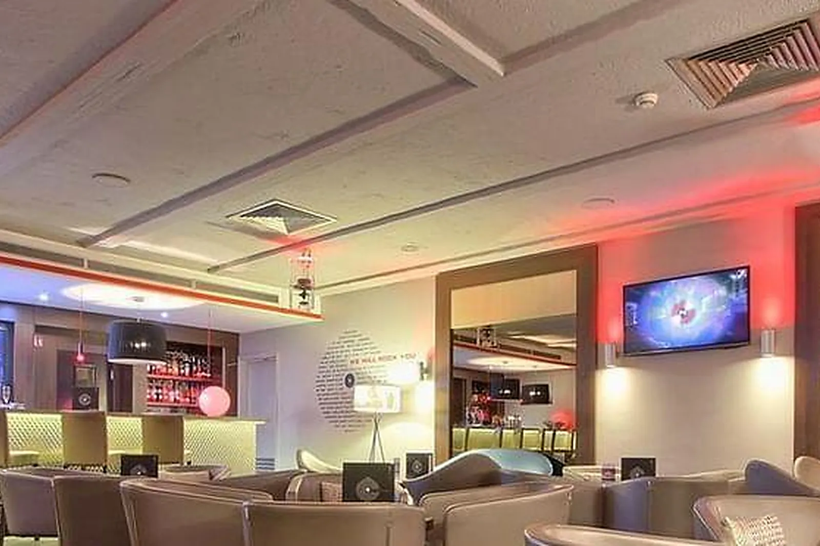 Lieux événementiels, HÔTEL MERCURE PARIS VÉLIZY ****