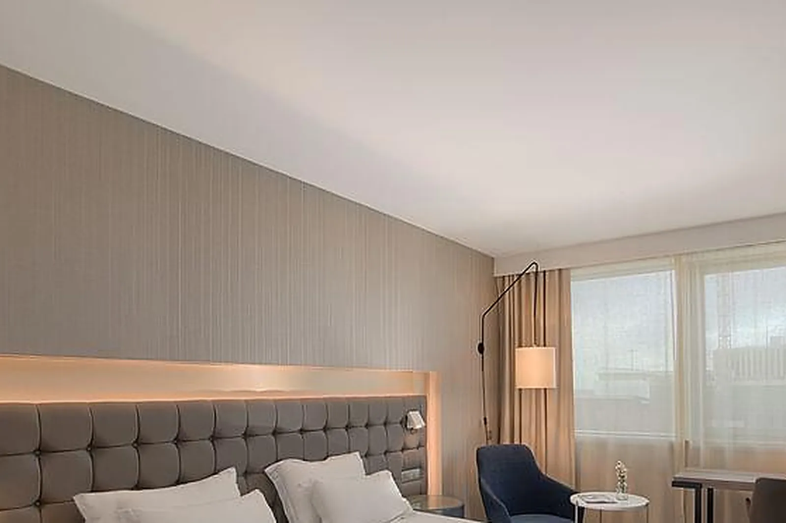 Lieux événementiels, HÔTEL NH LYON AIRPORT ****