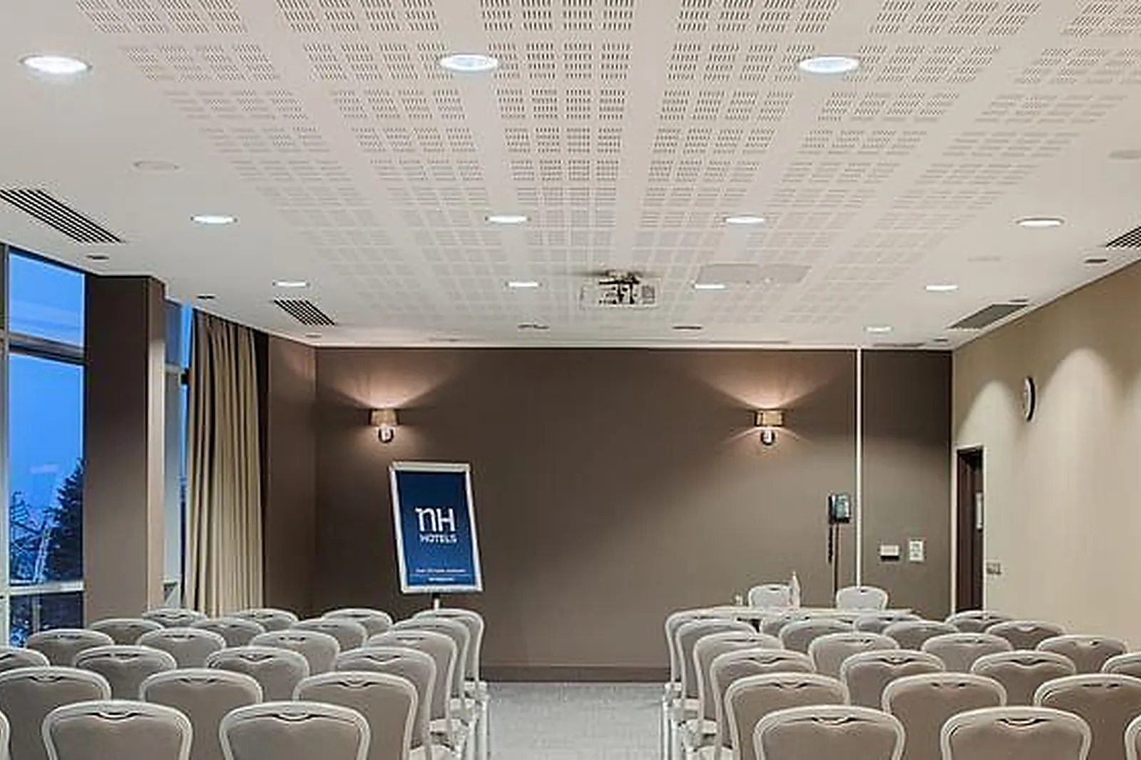 Lieux événementiels, HÔTEL NH LYON AIRPORT ****