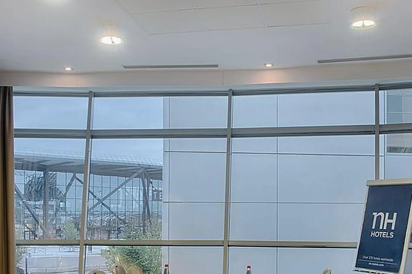 Lieux événementiels, HÔTEL NH LYON AIRPORT ****