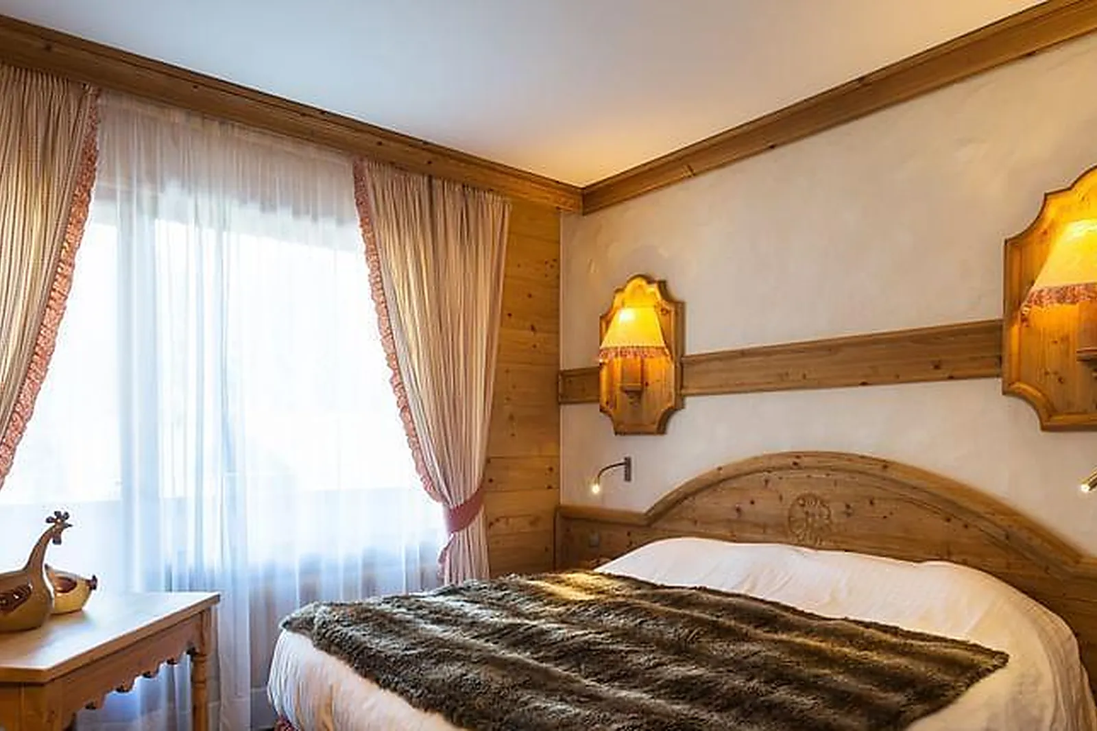 Lieux événementiels, HÔTEL NEIGE ET ROC SAMOËNS ****