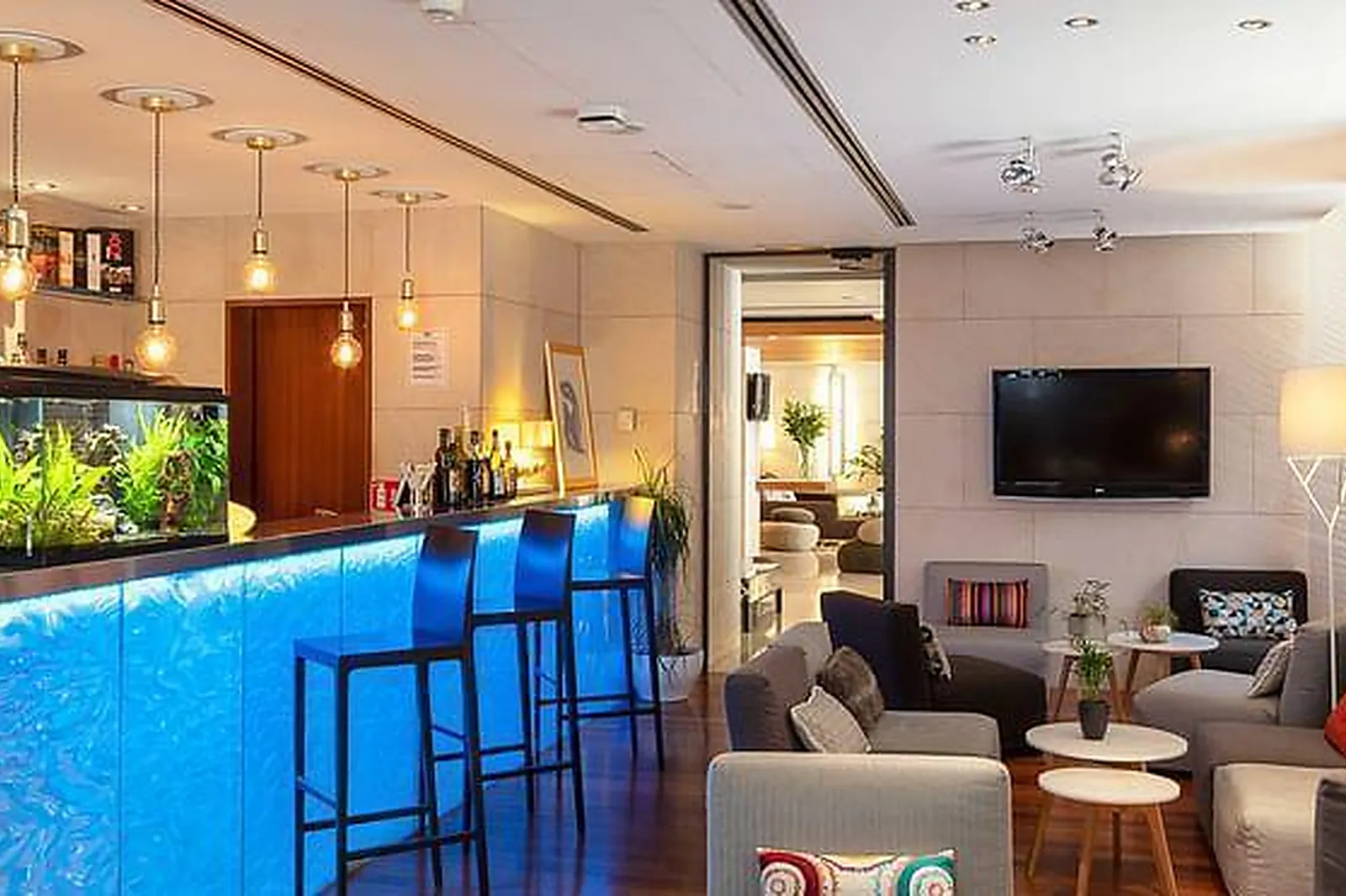 Lieux événementiels, TROIS FOIS M