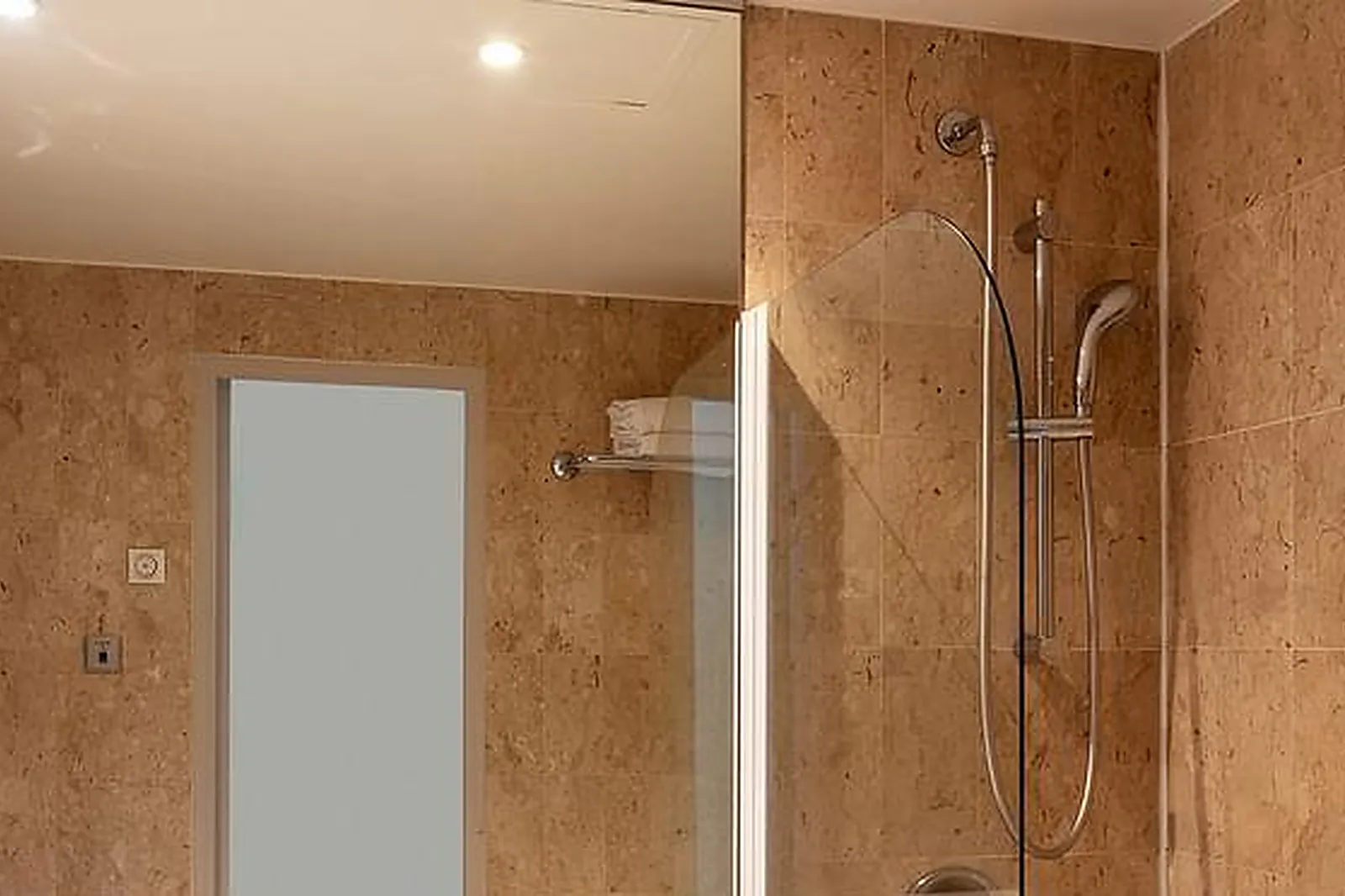 Lieux événementiels, TROIS FOIS M