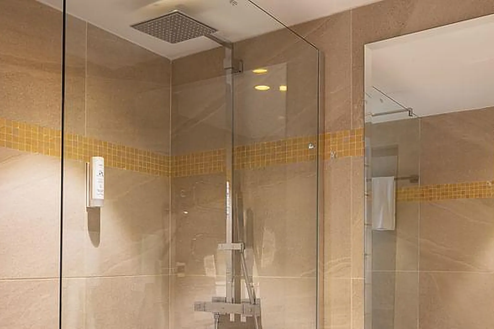 Lieux événementiels, TROIS FOIS M